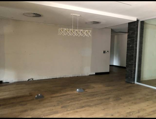 982M² OFFICE TO LET IN HYDE PARK